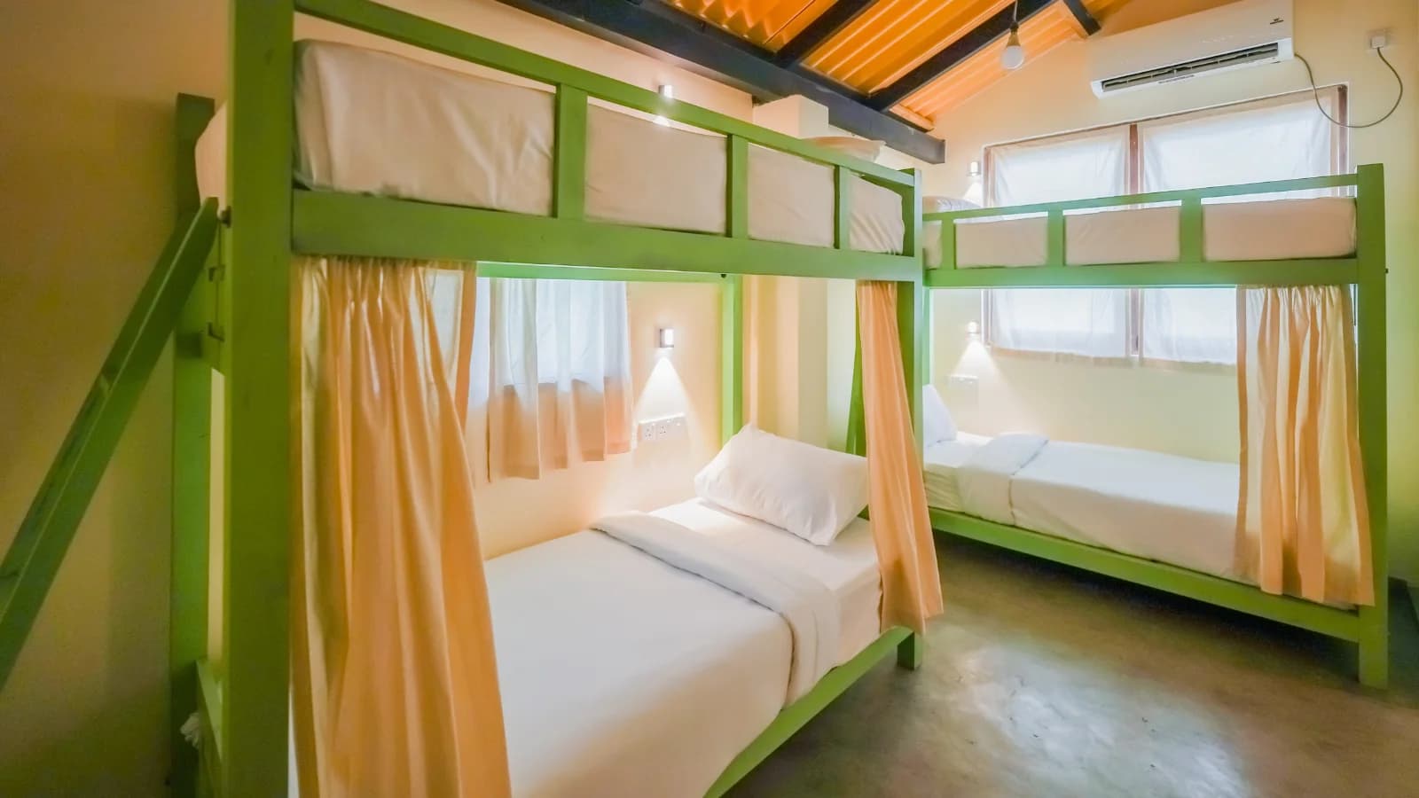 Room image 1
